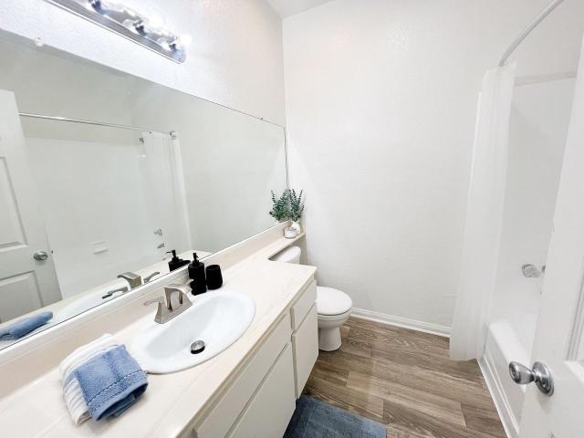 Apartment for rent in Canoga Park, California