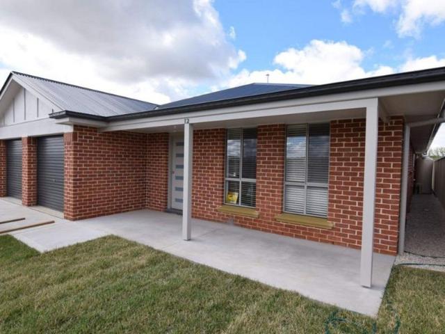House for rent in Eglinton, Bathurst
