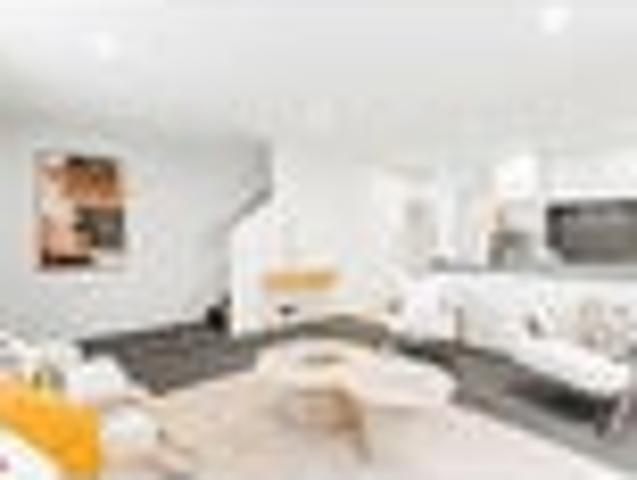 Townhouse for sale in Heathcote, Canterbury