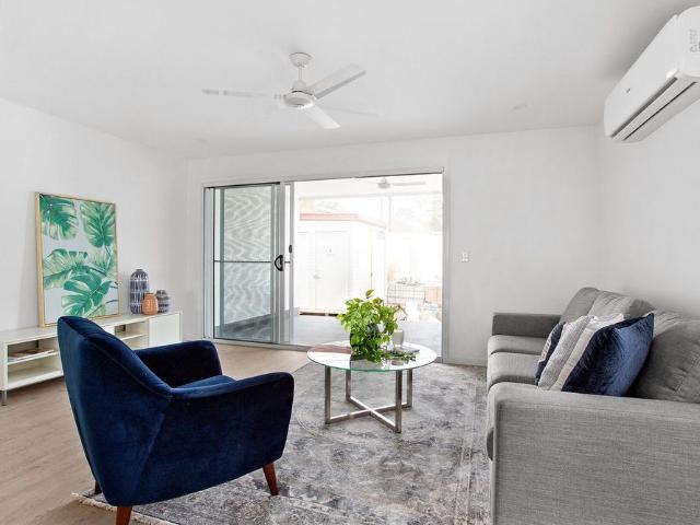 Townhouse for rent in Everton Hills, Greater Brisbane
