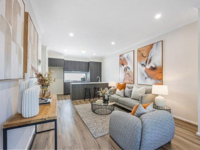 Townhouse for sale in Frankston