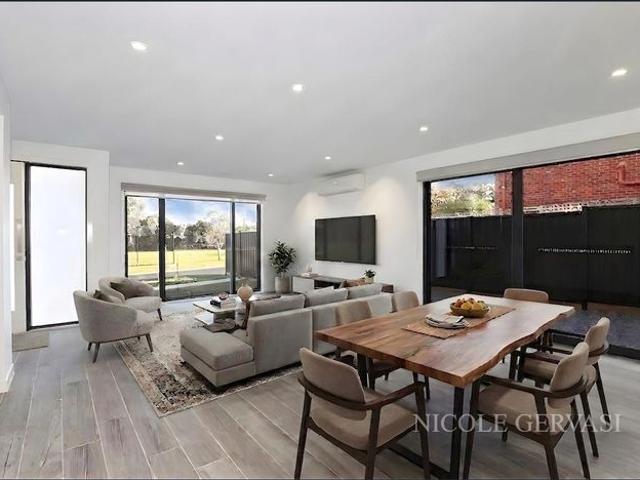 Townhouse for rent in Camerons Creek, Victoria