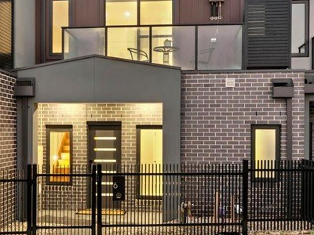 Townhouse for rent in Camerons Creek, Victoria