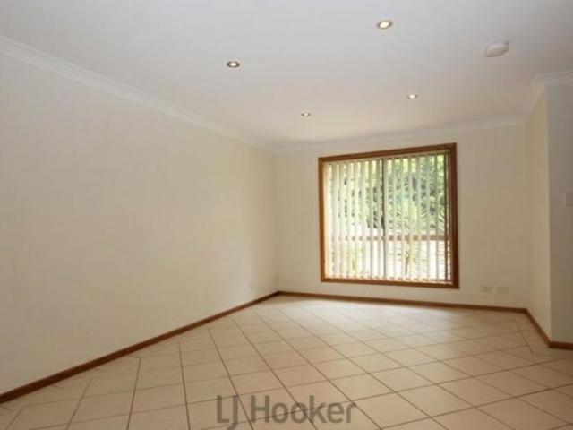 Townhouse for rent in Ambergate, New South Wales