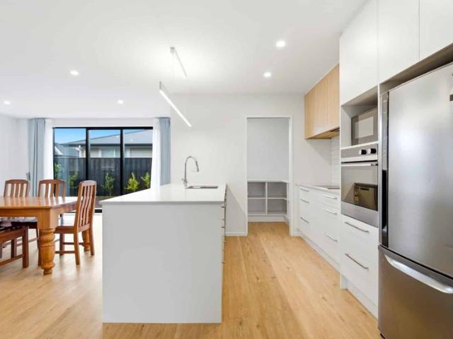 House for rent in Chaslands, Canterbury