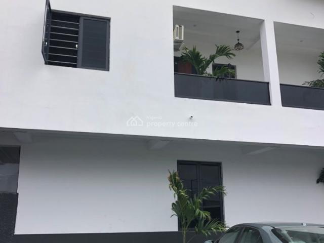 House for sale in Surulere , Surulere