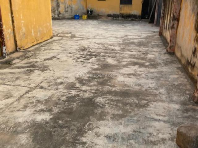 House for sale in Alimosho, Abuja