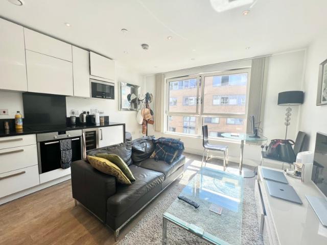 Studio for rent in Highbury, Greater London