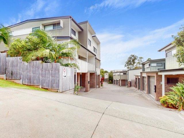Townhouse for rent in Everton Park, City of Brisbane