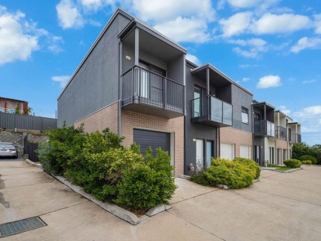 Townhouse for rent in Newcastle, Newcastle-Maitland