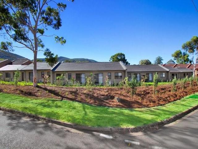 Townhouse for rent in Piallamore, New South Wales