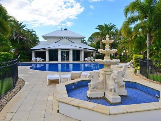 Townhouse for sale in Isle Of Capri