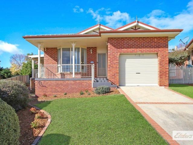 Townhouse for rent in East Albury, Albury