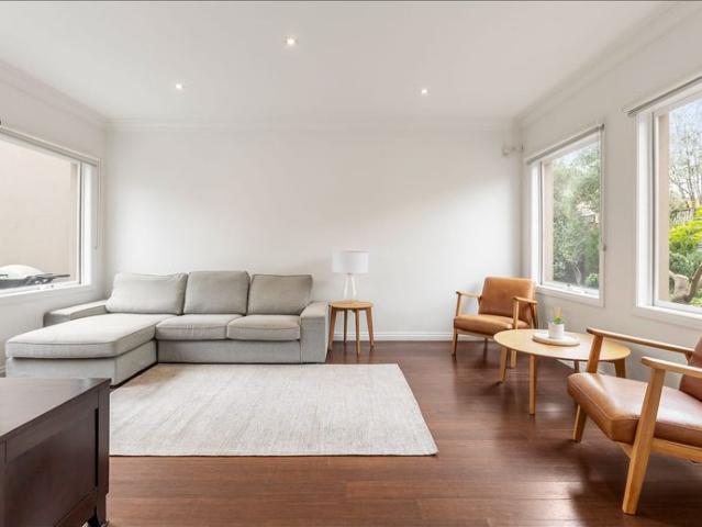 Townhouse for rent in Kew, Melbourne