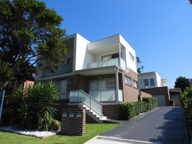 Townhouse for rent in Balgownie, Wollongong City Council