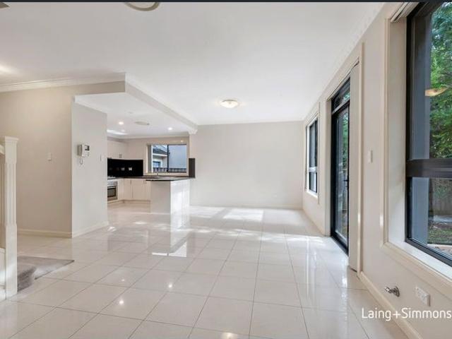 Townhouse for rent in Sydney, New South Wales