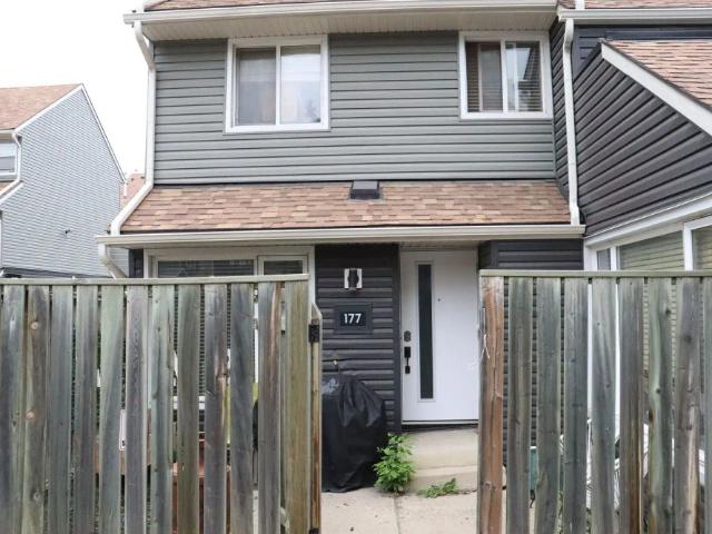 Townhouse for rent in Glamorgan, Calgary