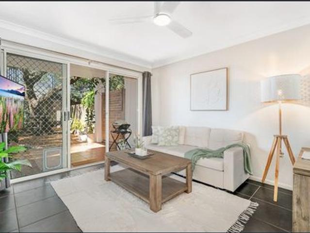 Townhouse for rent in Ascot, Greater Brisbane