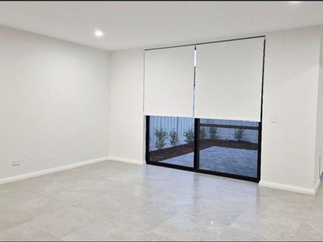 Townhouse for rent in East Victoria Park, Western Australia
