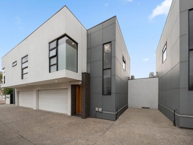 Townhouse for sale in Horseshoe Creek, South Australia