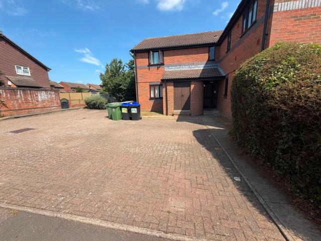 Apartment for rent in Crayford, Greater London