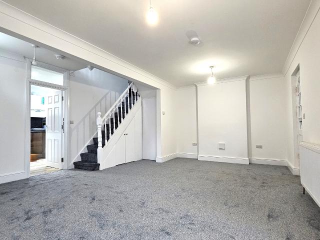House for rent in London Borough of Croydon, Shirley