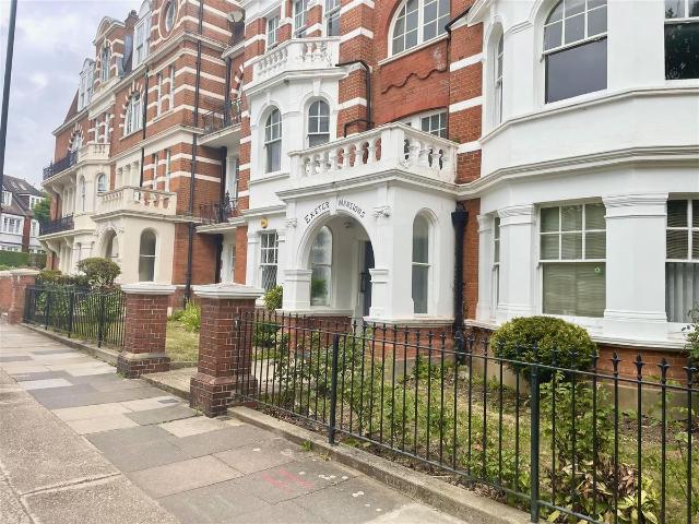 Apartment for rent in Mapesbury, Greater London