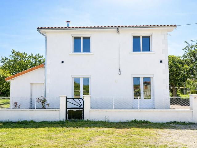 Maison vente à Confolens, Exideuil