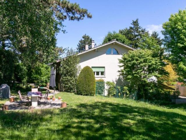 Haus kaufen in Commugny, Waadt