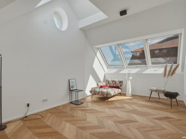 Dachgeschosswohnung kaufen in Meidling, Wien