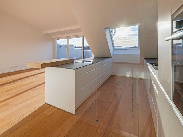 Dachgeschosswohnung mieten in Neuhausen-Nymphenburg, München