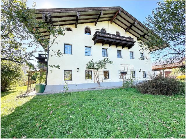 Dachgeschosswohnung kaufen in Eggstätt, Bayern