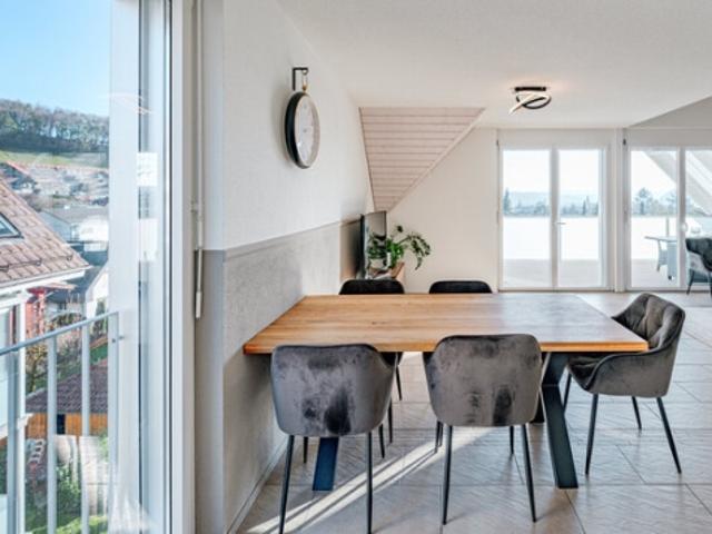 Attikawohnung kaufen in Suhr, Aargau