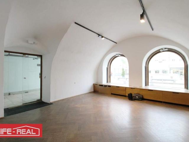 Gewerbe mieten in Ried im Oberinntal, Tirol