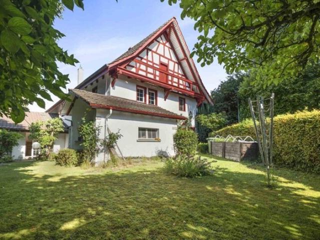 Mehrfamilienhaus kaufen in Dielsdorf, Zürich
