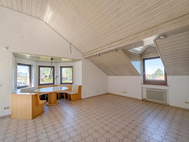Dachgeschosswohnung kaufen in Neuenburg, Baden-Württemberg