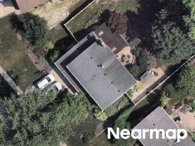 House for sale in Mchenry, Illinois