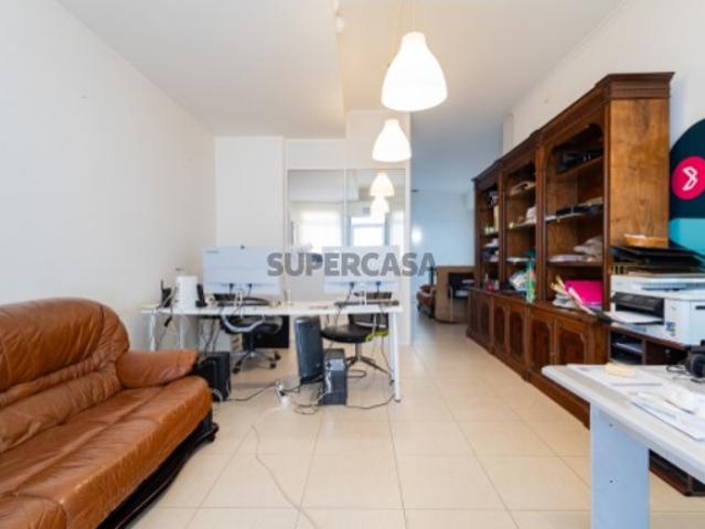 Armazém venda em Outeiro de Polima, Cascais