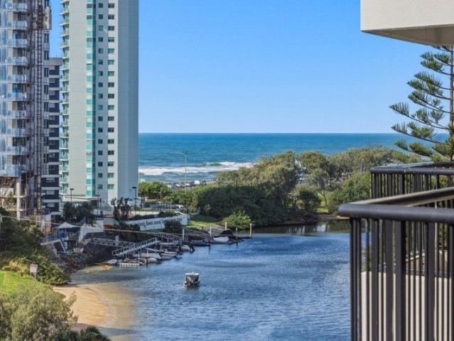 Apartment for sale in Main Beach, Gold Coast City