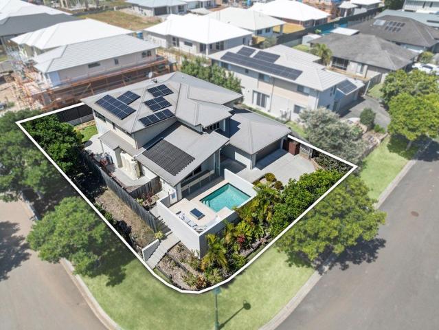 House for sale in St James Heights, Greater Brisbane