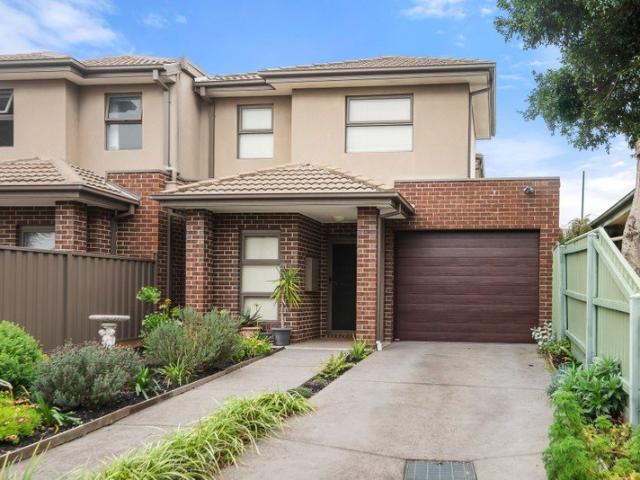 Townhouse for rent in Camerons Creek, Victoria