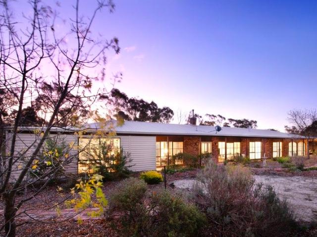 House for sale in Mckenzie Hill, Victoria