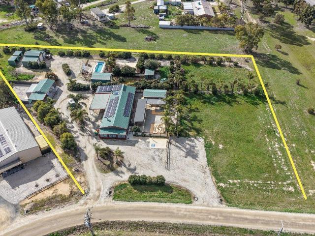 Cottage for sale in Koondrook, Victoria