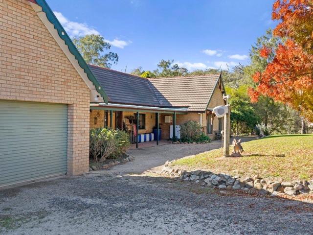House for sale in Victoria