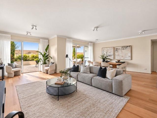 Apartment for sale in Huntleys Cove, Sydney