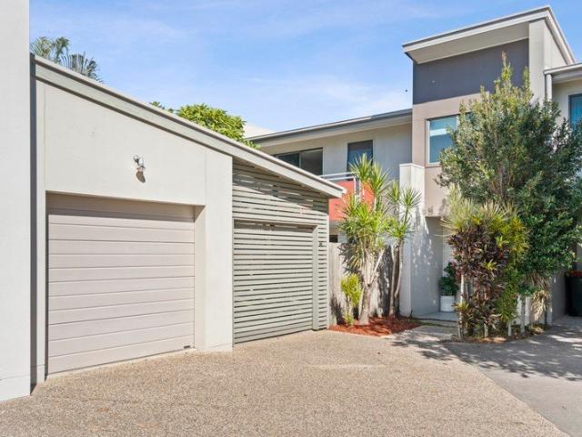 Townhouse for sale in Toombul, Queensland