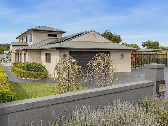 House for sale in Richmond, Hobart