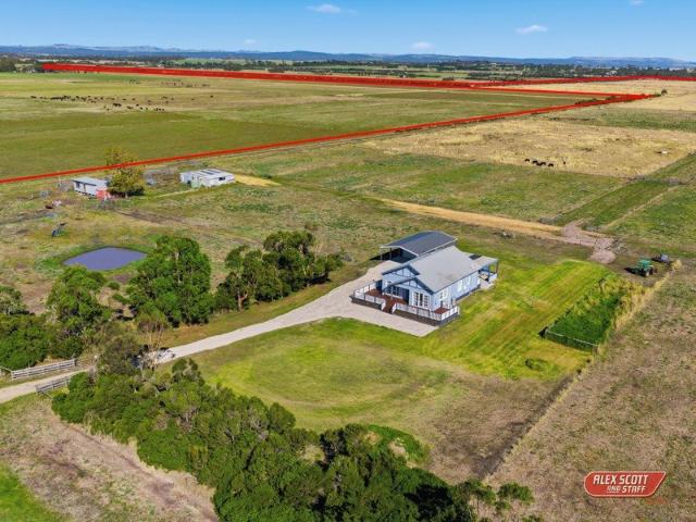 Cottage for sale in Camerons Creek, Victoria