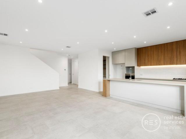 Townhouse for rent in Tullamore Doncaster, Melbourne