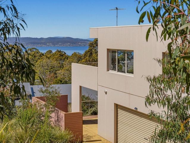 House for sale in Tolmans Hill, Hobart